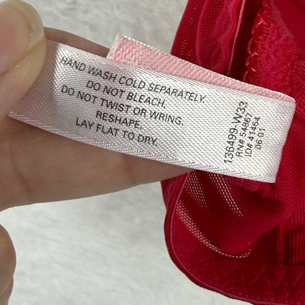 Victoria's‎ Secret Red Floral Lace Front-Close Underwire Bra 32A 136499-W33